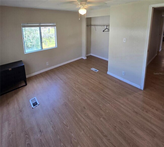 Building Photo - 1634 Dolphin Dr