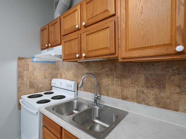 Building Photo - 2123 Hanfred Ct