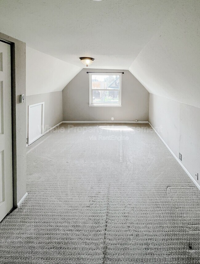 Building Photo - 1733 W 39th Ave