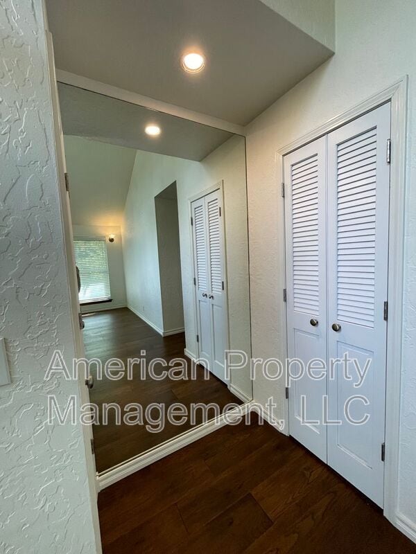 Building Photo - 3711 E 108th St