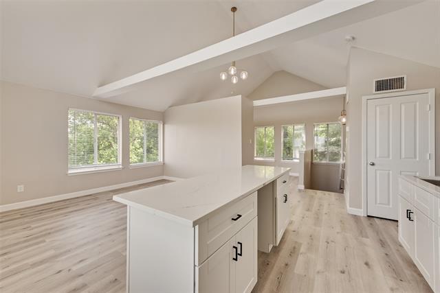 Building Photo - 1803 Old Oak Dr