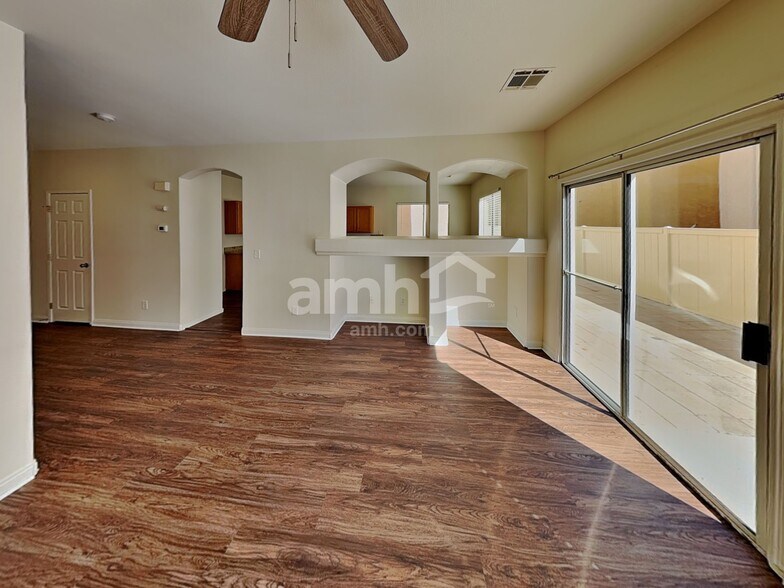 Building Photo - 7960 Imperial Treasure St