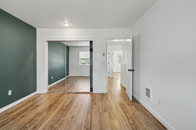 Building Photo - 5260-5262 Springcrest Drive