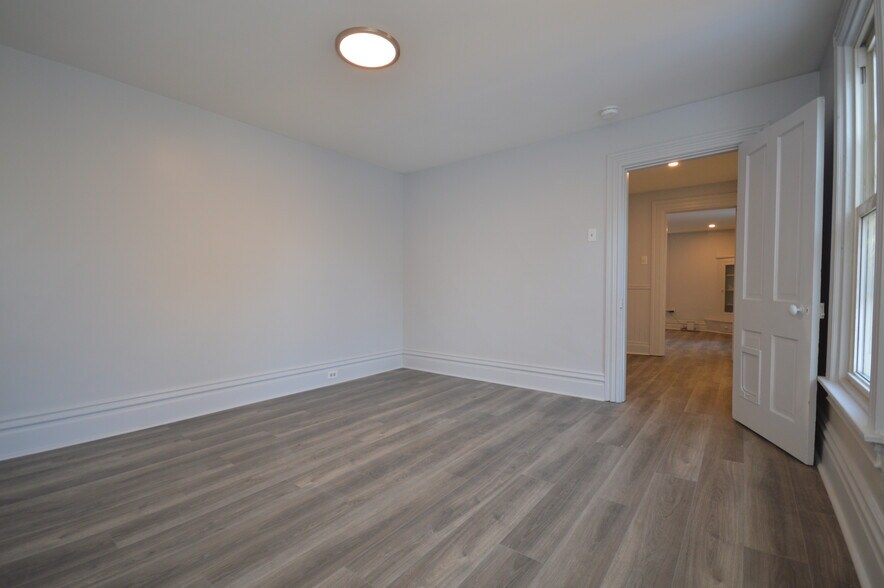 Building Photo - 113 Meade Ave