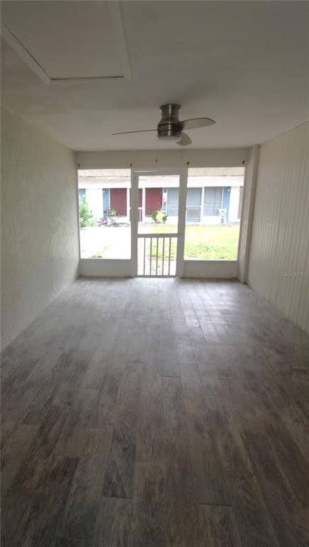 Building Photo - 302 Colonia Ln