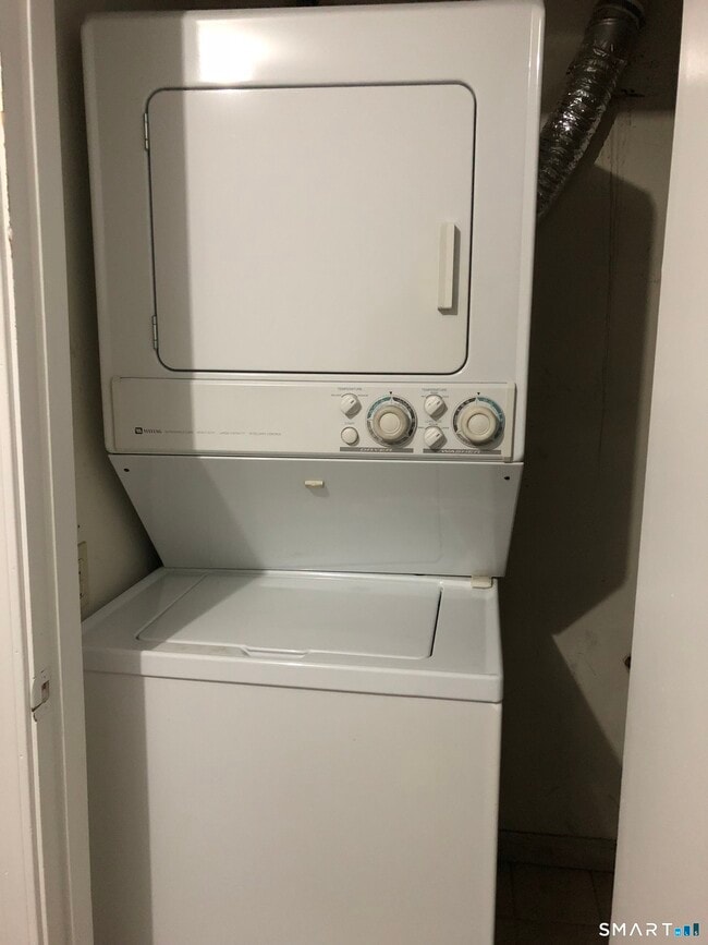 Building Photo - 7 Seir Hill Rd