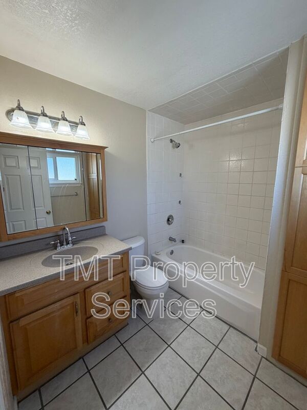 Building Photo - 2533 Stansberry Way