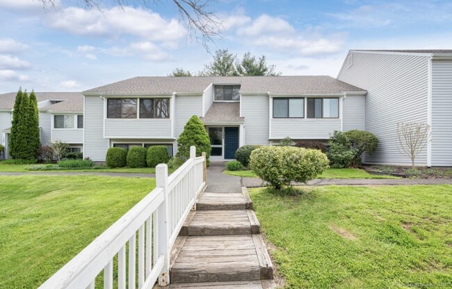 Building Photo - 102 Brookwood Dr