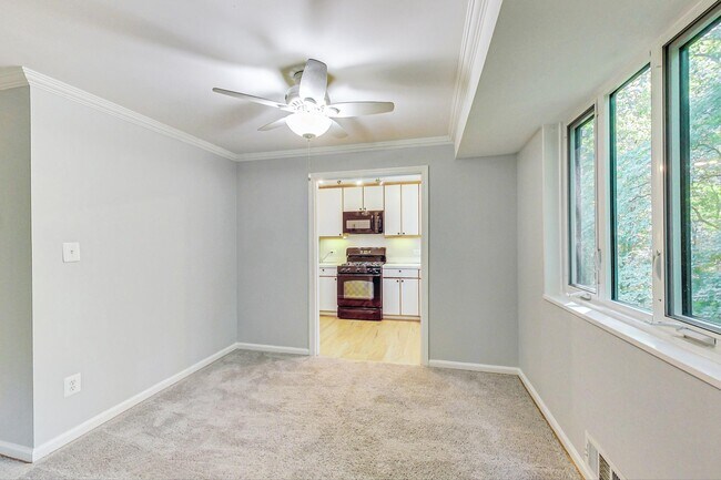 Building Photo - 10501 Montrose Ave