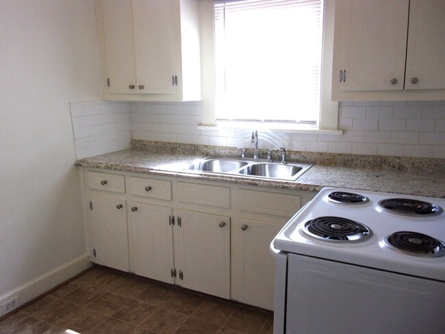 Building Photo - Charming 2 Bedroom 1 Bath Home in the Heart of Downtown Rock Hill