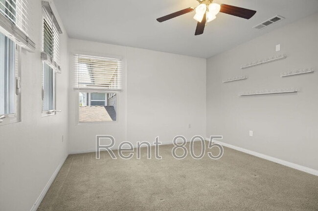 Building Photo - 1008 Los Angeles Ave