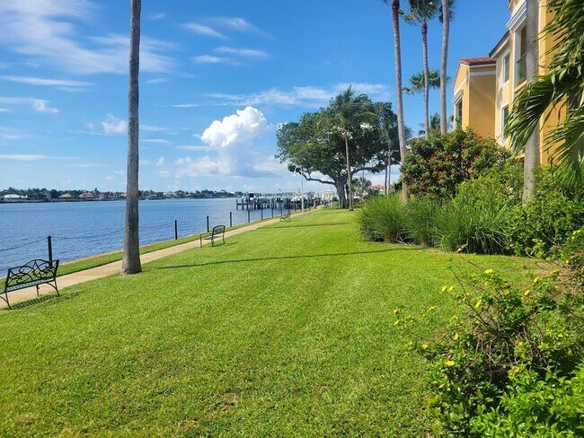 Building Photo - 180 Yacht Club Way
