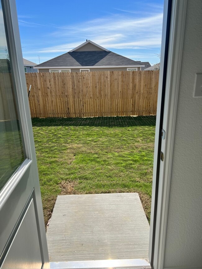 Building Photo - 2649 Kingsman Dr