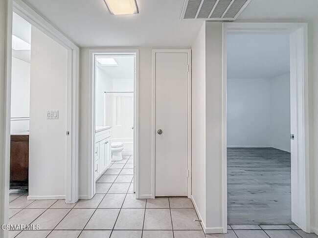 Building Photo - 4150 Lake Harbor Ln