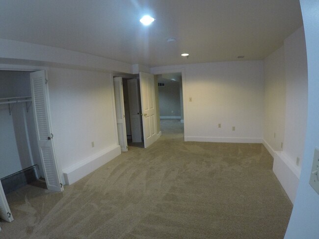 Building Photo - 904 South St