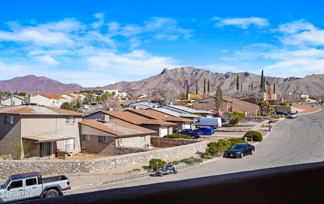 Building Photo - 6315 Escondido Dr