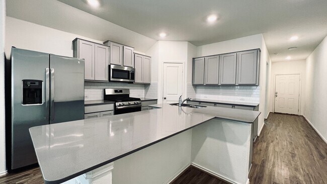 Building Photo - 5817 Bellissima Way