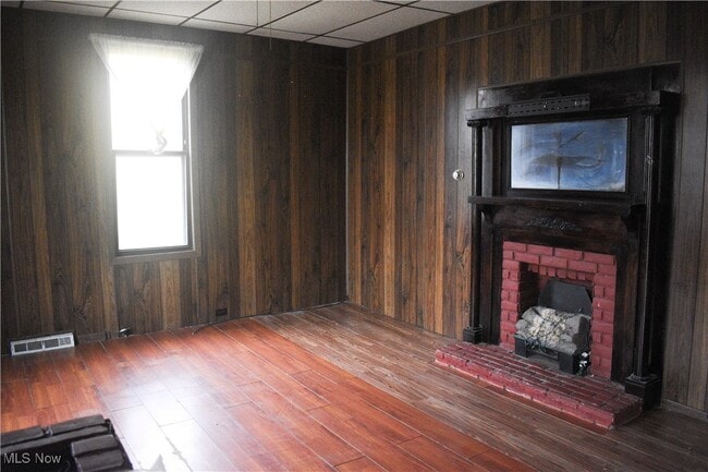 Building Photo - 616 Pine St
