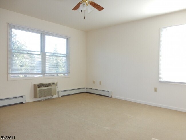 Building Photo - 28 Jane Dr