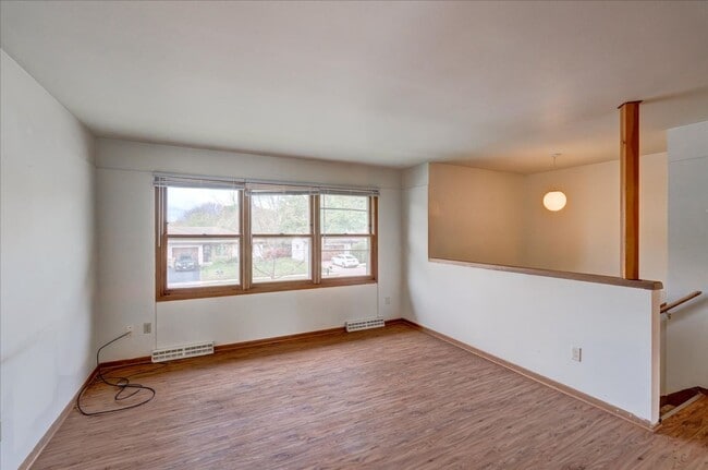 Building Photo - 1329/1331 S Thompson Dr