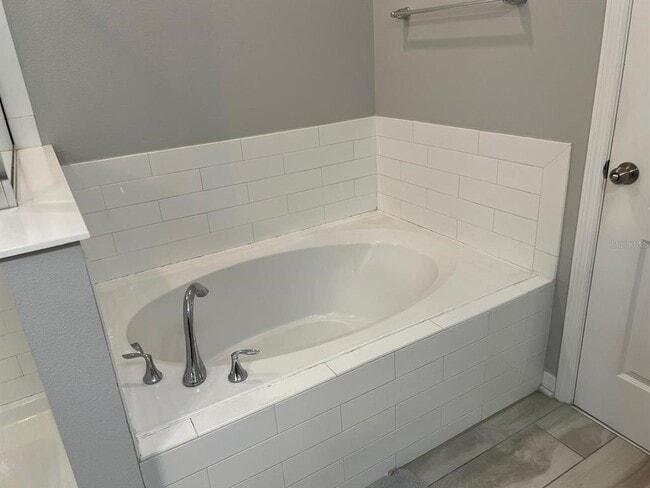 Building Photo - 393 Evertree Loop