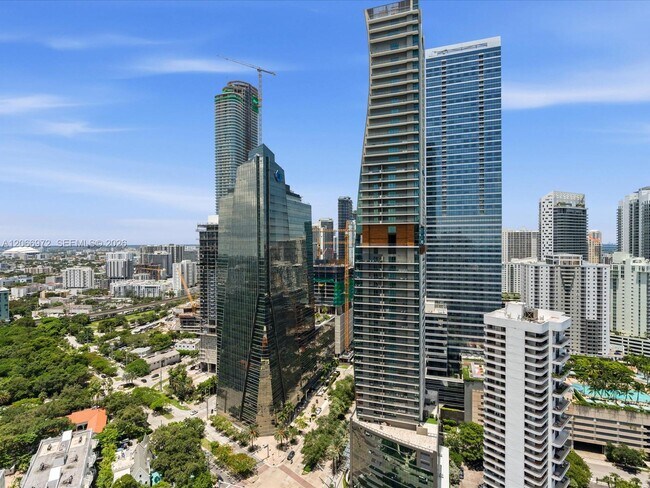 Building Photo - 1541 Brickell Ave