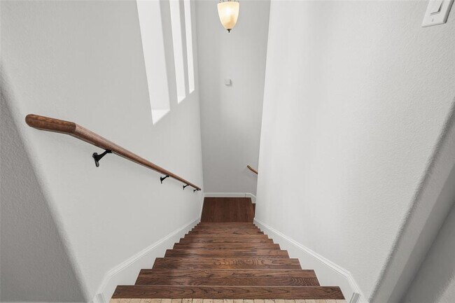 Building Photo - 17813 Kingfisher Ridge Dr