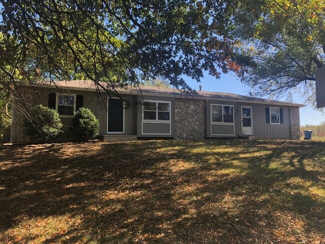 Primary Photo - Newly remodeled 2 bedroom duplex in SW Spr...