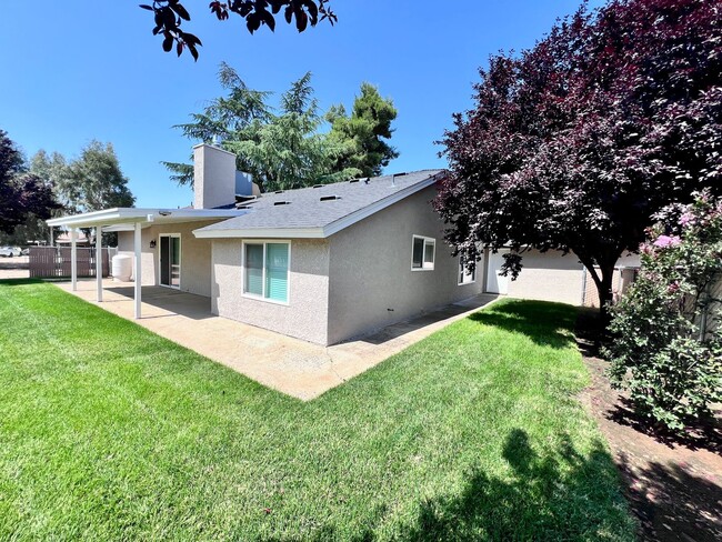 Building Photo - $2,850 Shaw & Academy 4 Bedroom / 2 Bathro...