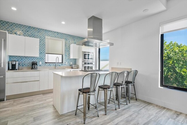 Building Photo - 332 Balboa St