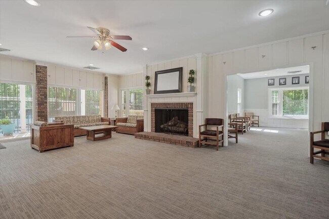 Building Photo - 107 Barbary Ct