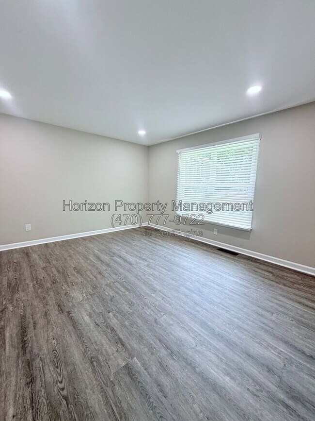 Building Photo - 4030 Hidden Hollow Dr