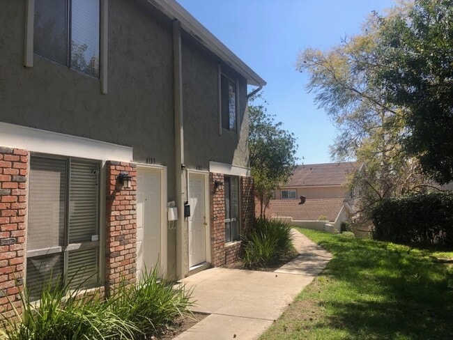 Building Photo - University City (UTC) 2BR/1BA CONDO @ GENE...