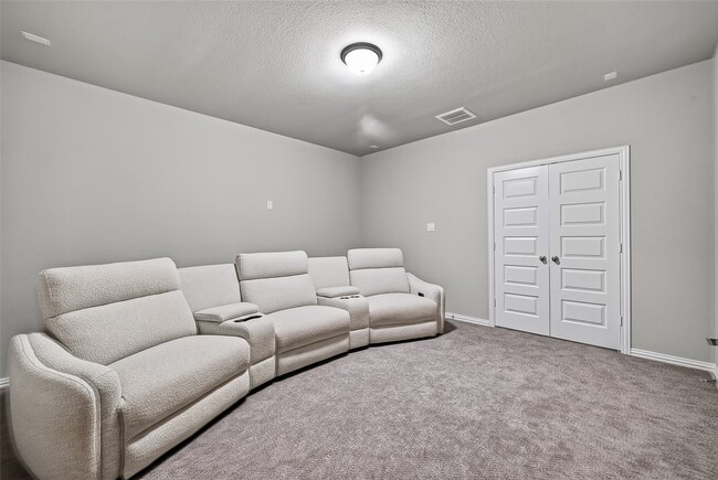Building Photo - 6506 Tiburon Lakes Dr