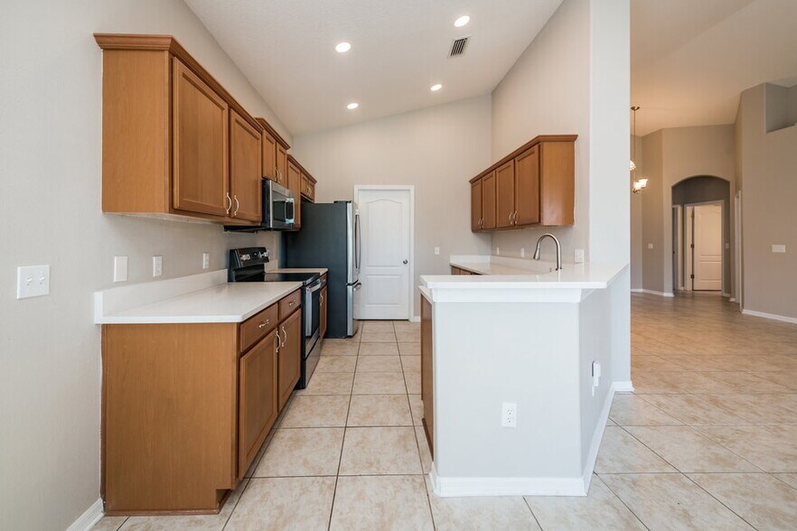 Building Photo - 12838 Hampton Hill Dr