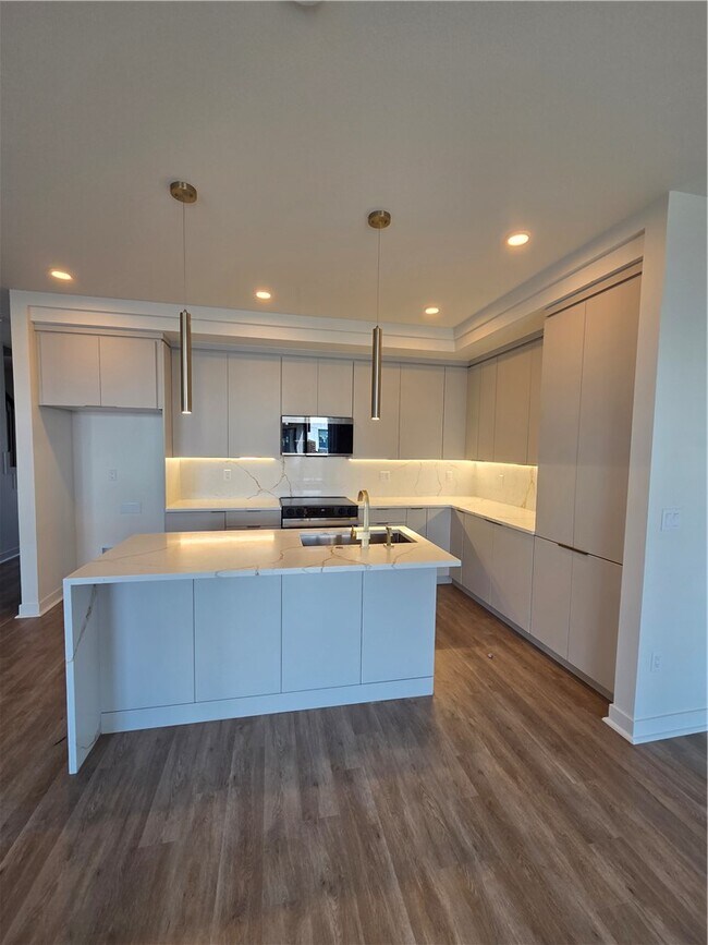 Building Photo - 1114 Emilia Ave