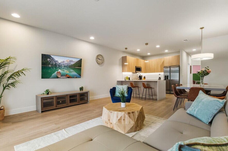 Building Photo - 17407 Hidden Forest Dr