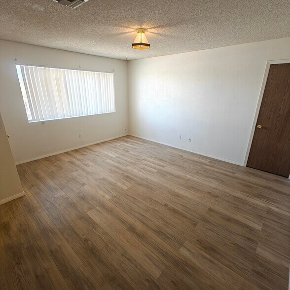 Building Photo - 8680 N Cortez Dr