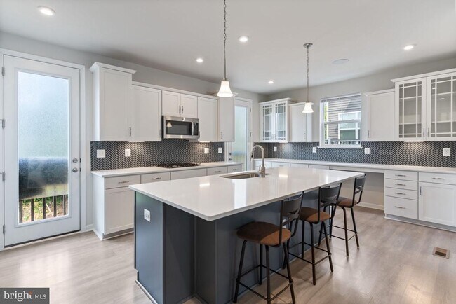 Building Photo - 18277 Summit Pointe Dr