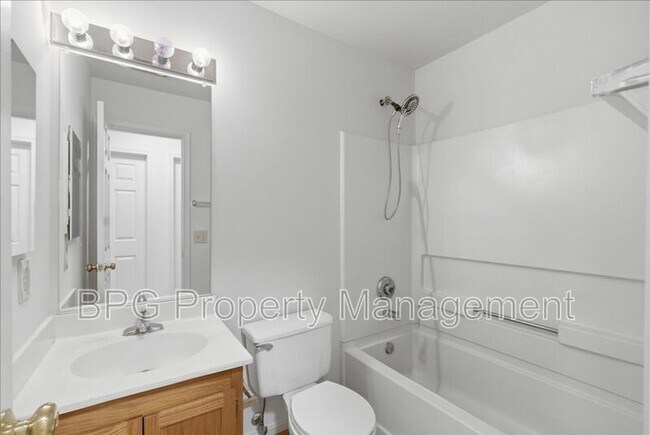 Building Photo - 522 Breckinridge Square SE