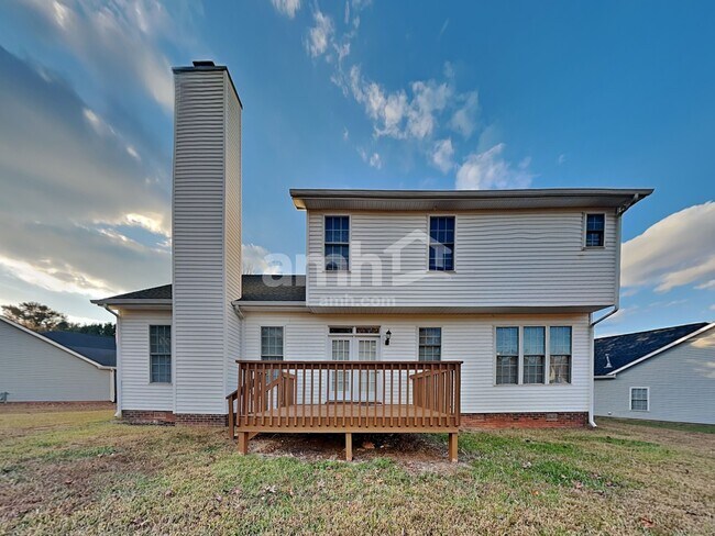 Building Photo - 3915 Red Hill Ct