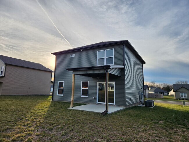 Building Photo - Welcome to Clarksville!