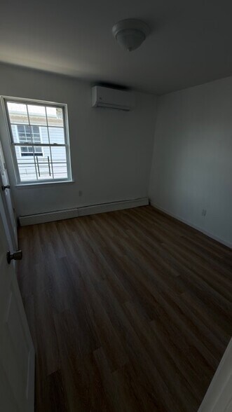 Building Photo - 6951 Almeda Ave