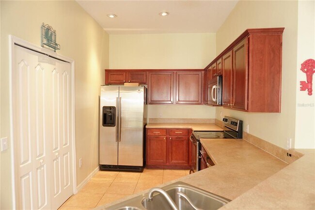 Building Photo - 7125 Harmony Square Dr S