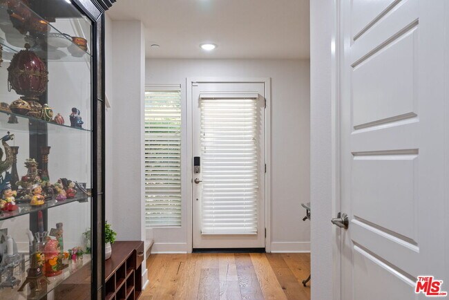 Building Photo - 2780 Wright Ln