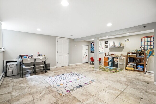 Building Photo - 163 MacGregor Dr