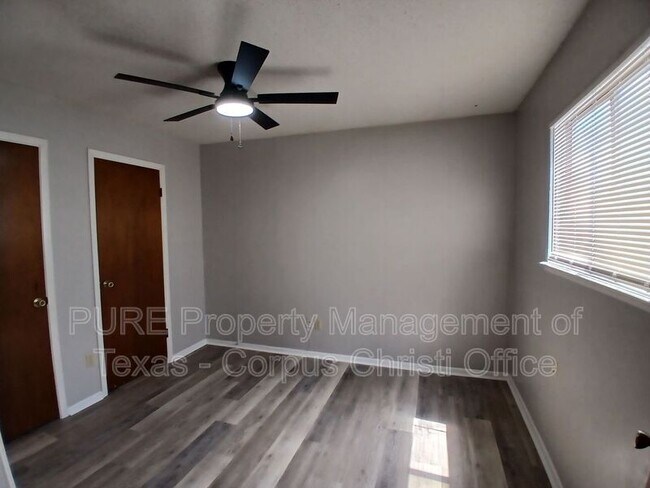 Building Photo - 5001 Middlecoff Cir