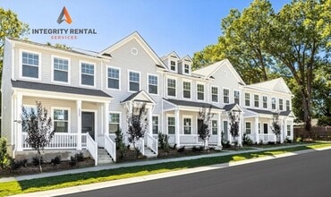 Building Photo - Two bedroom 2 1/2 bath Minutes from downtown Mooresville