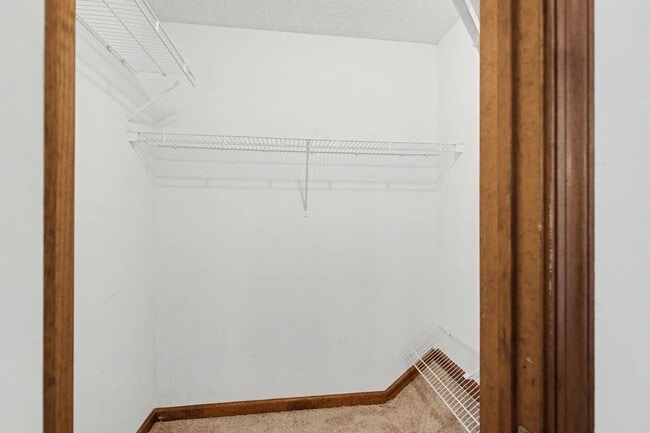 Building Photo - Updated 2BR Home Near Transit with Private Fenced Yard in Newport News