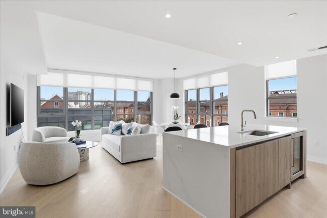 Building Photo - 1201 N Royal St